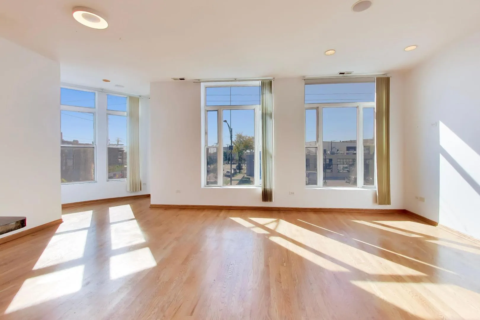 1700 W Cermak Road IL #2F