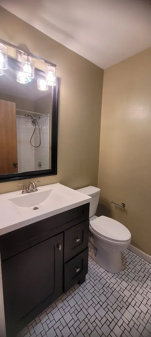 156 W Golf Road IL #C