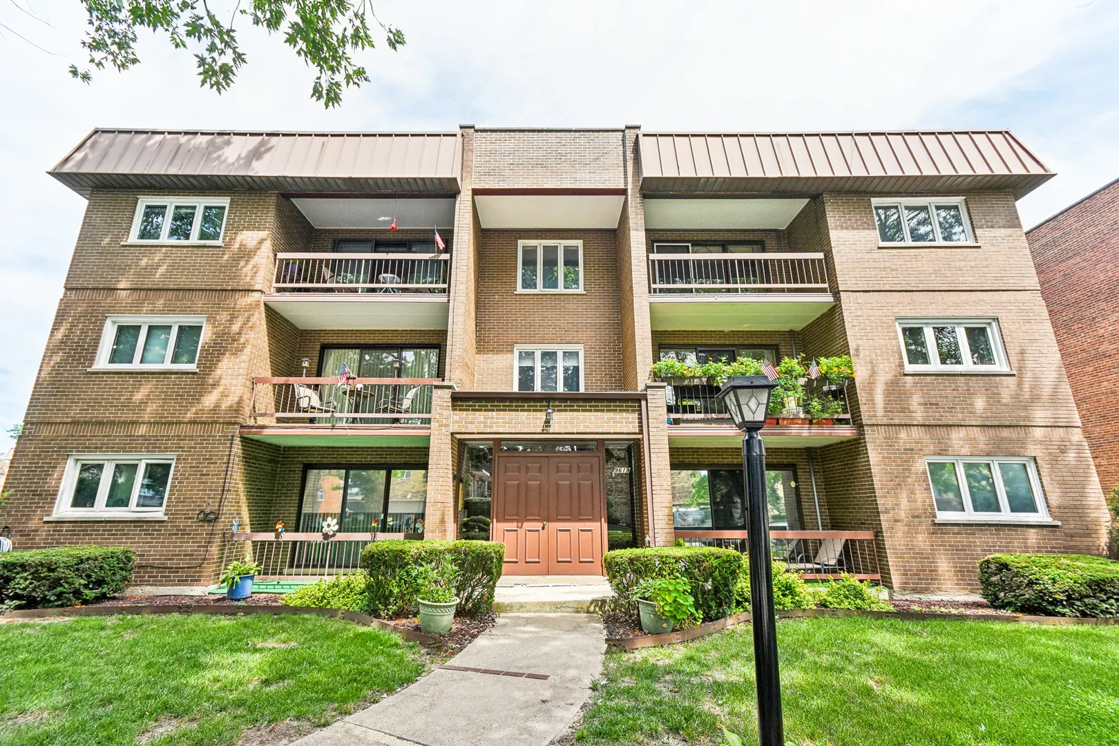 9619 Kedvale Avenue IL #301