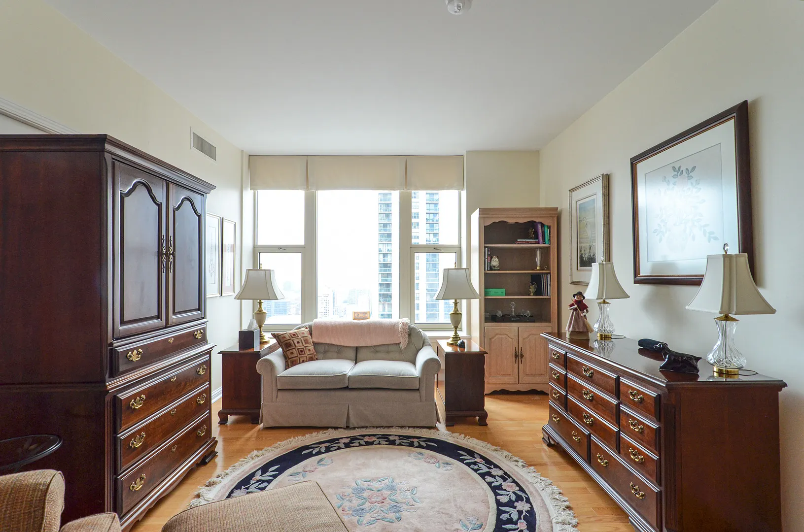 25 E SUPERIOR Street IL #3701