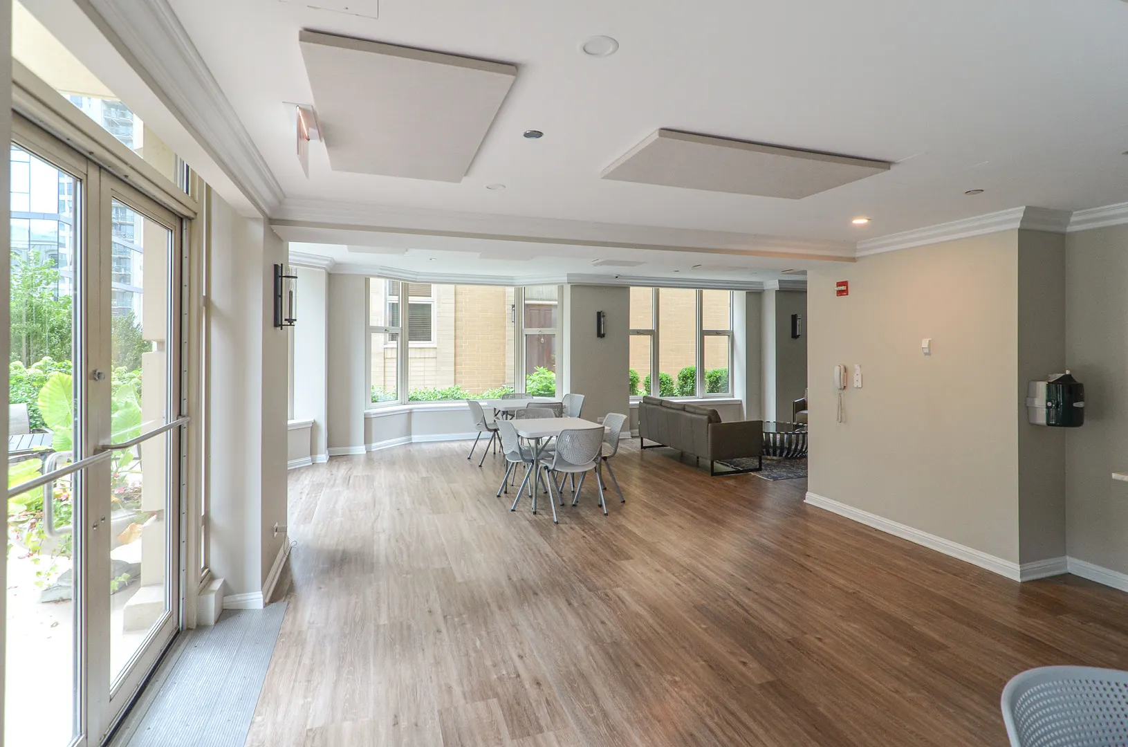 25 E SUPERIOR Street IL #3701