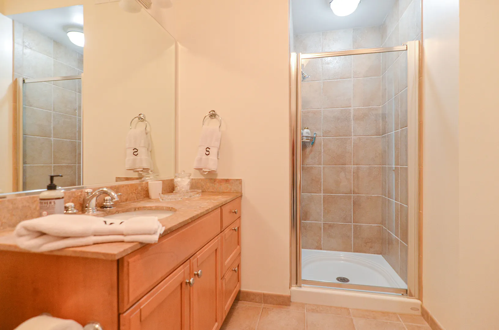 25 E SUPERIOR Street IL #3701