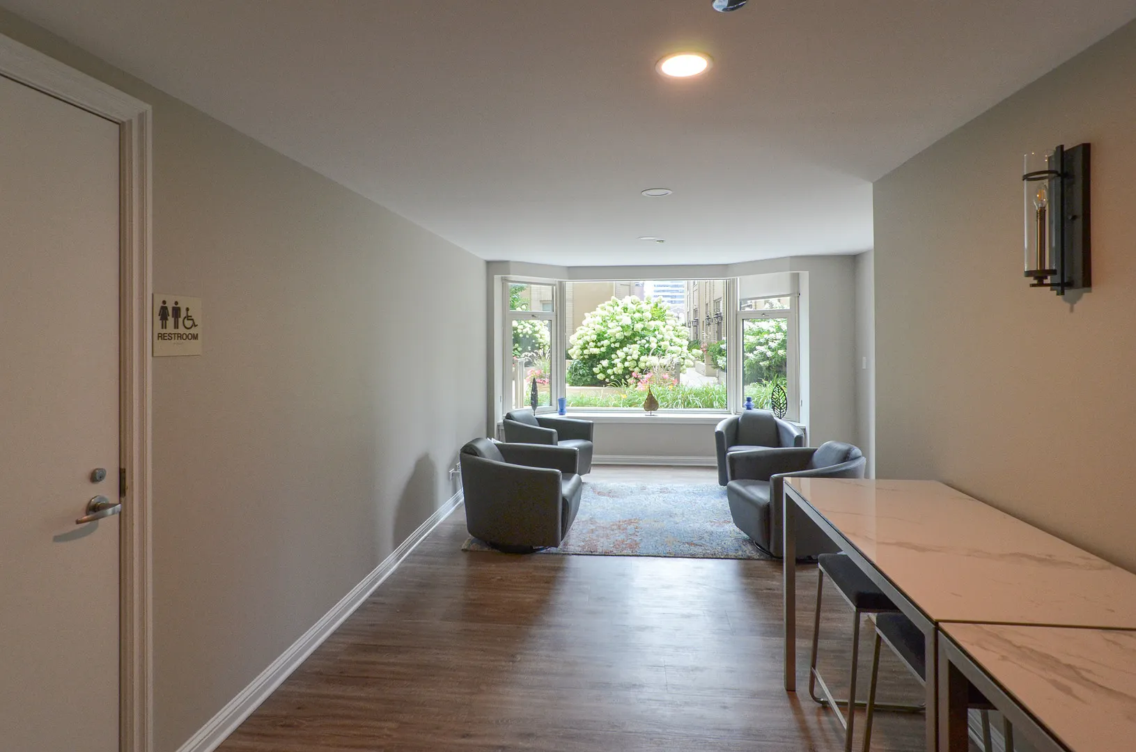 25 E SUPERIOR Street IL #3701