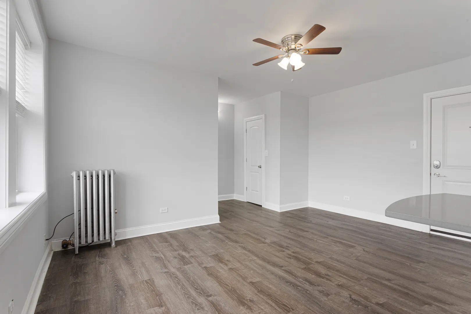1521 W Sherwin Avenue IL #410