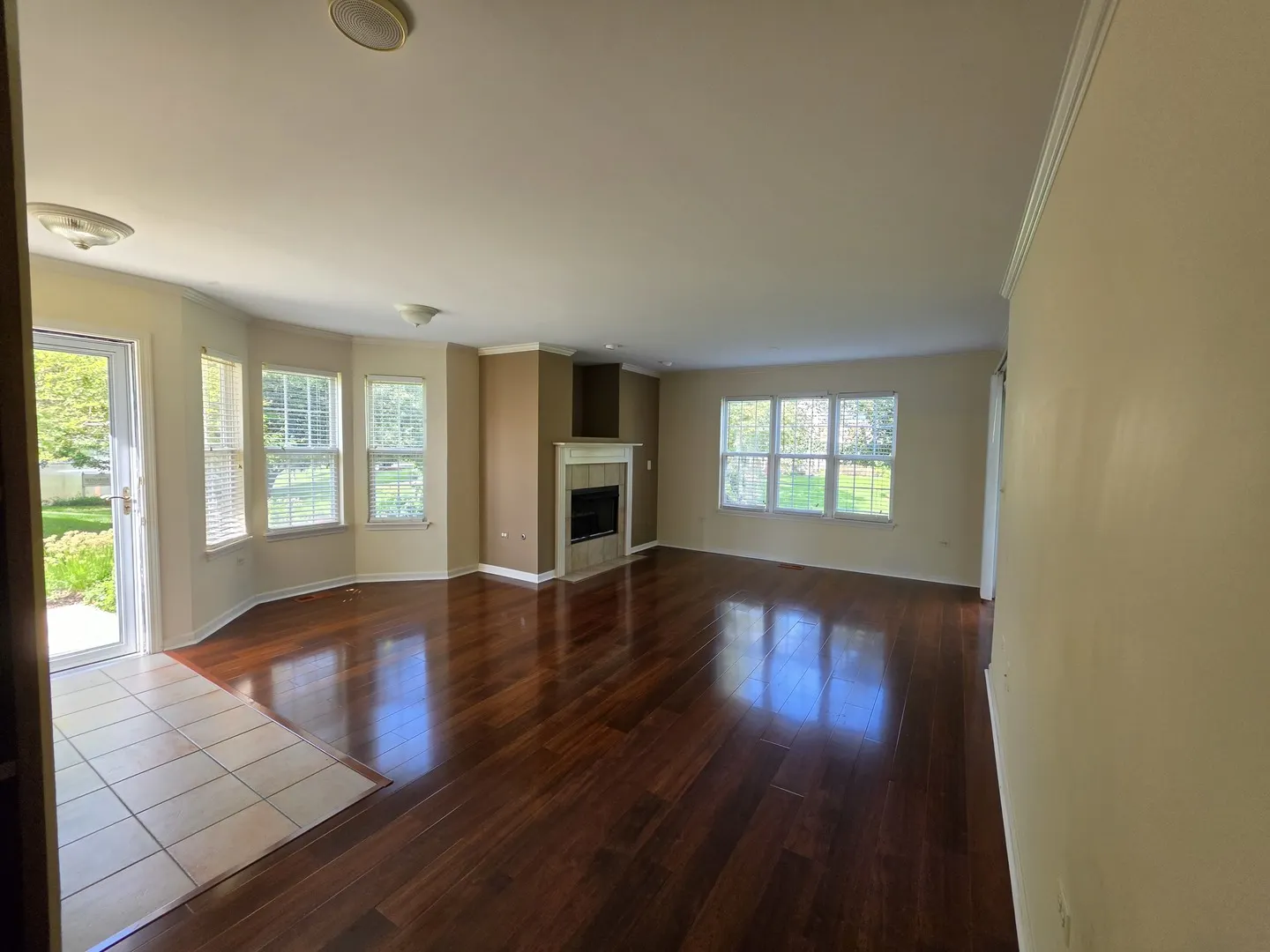 2911 Bartlett Court IL #104