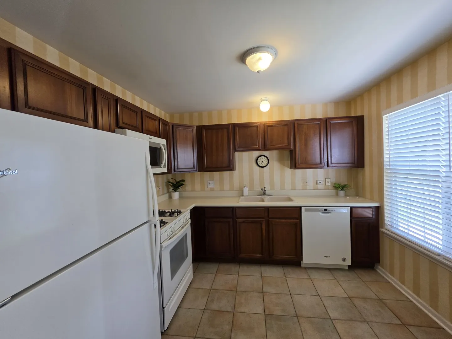2911 Bartlett Court IL #104