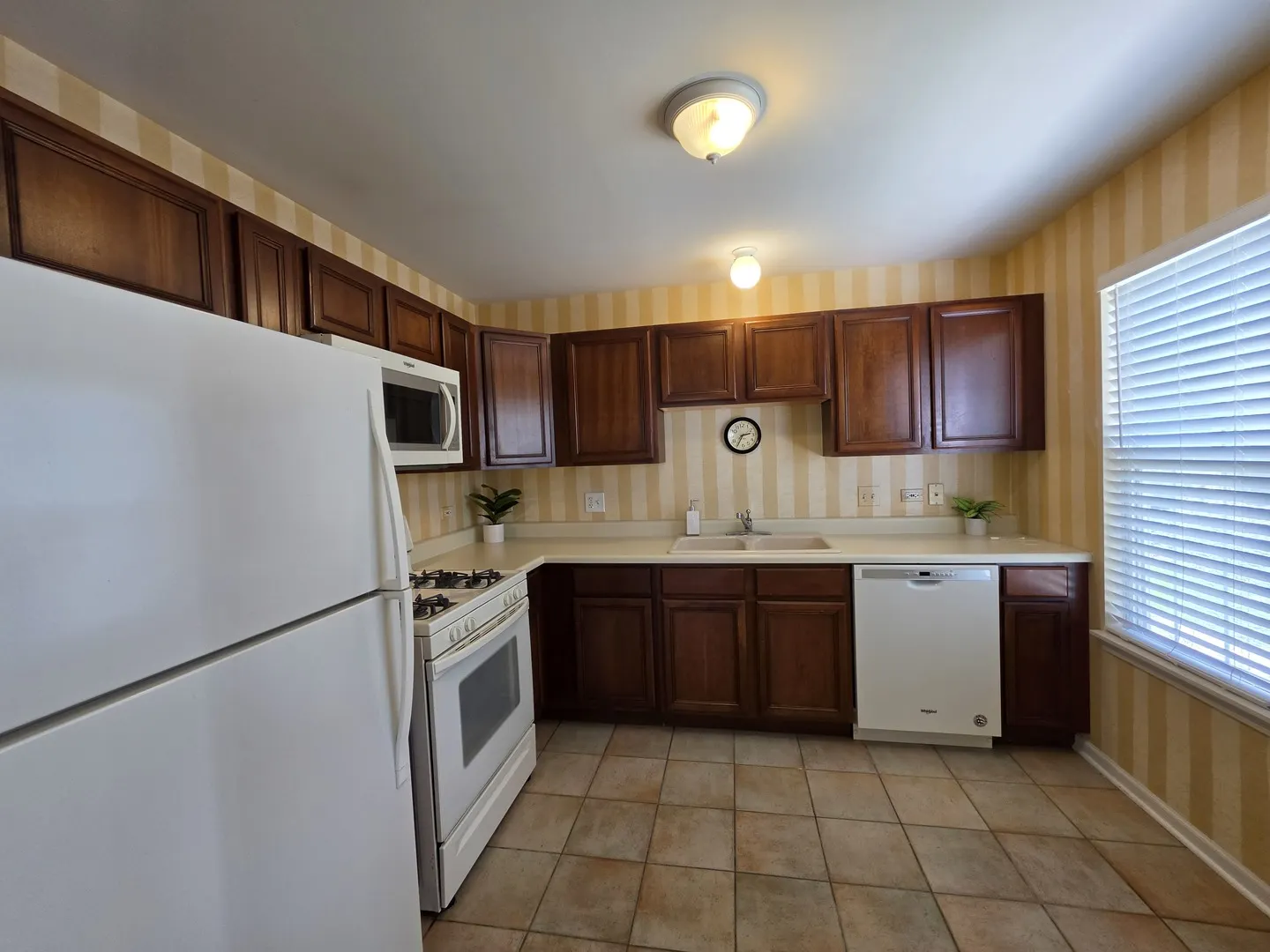 2911 Bartlett Court IL #104