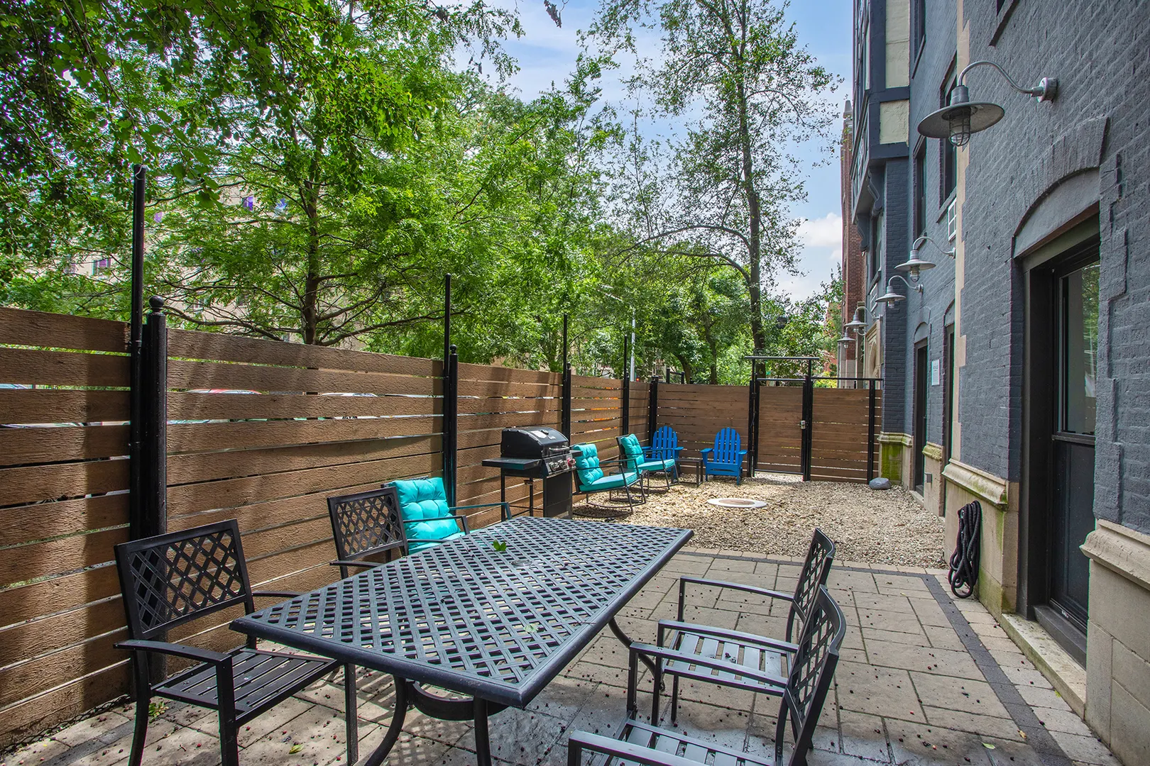 5710 N WINTHROP Avenue IL #102