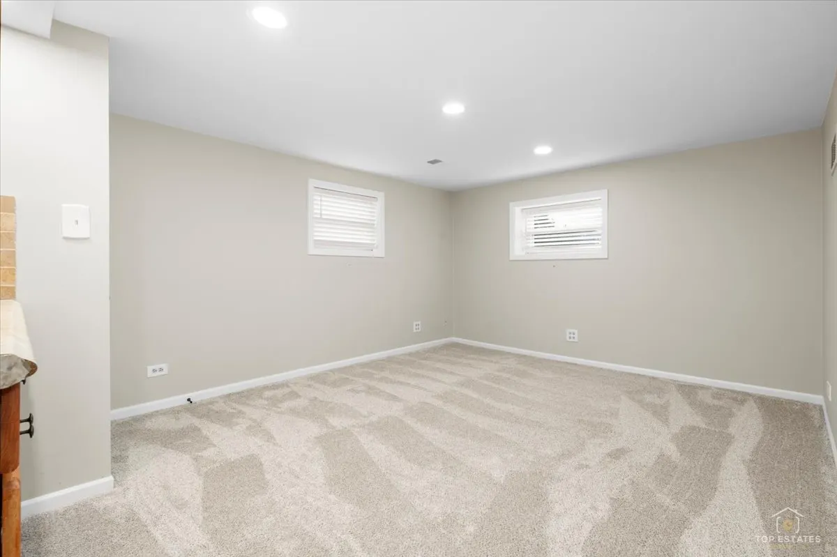 1337 Degener Avenue IL