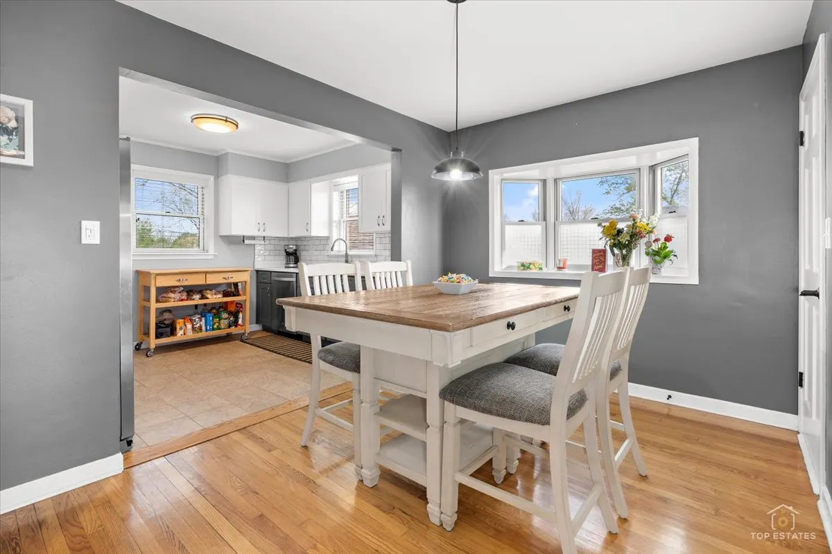 1337 Degener Avenue IL