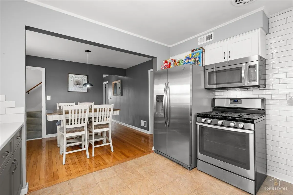 1337 Degener Avenue IL