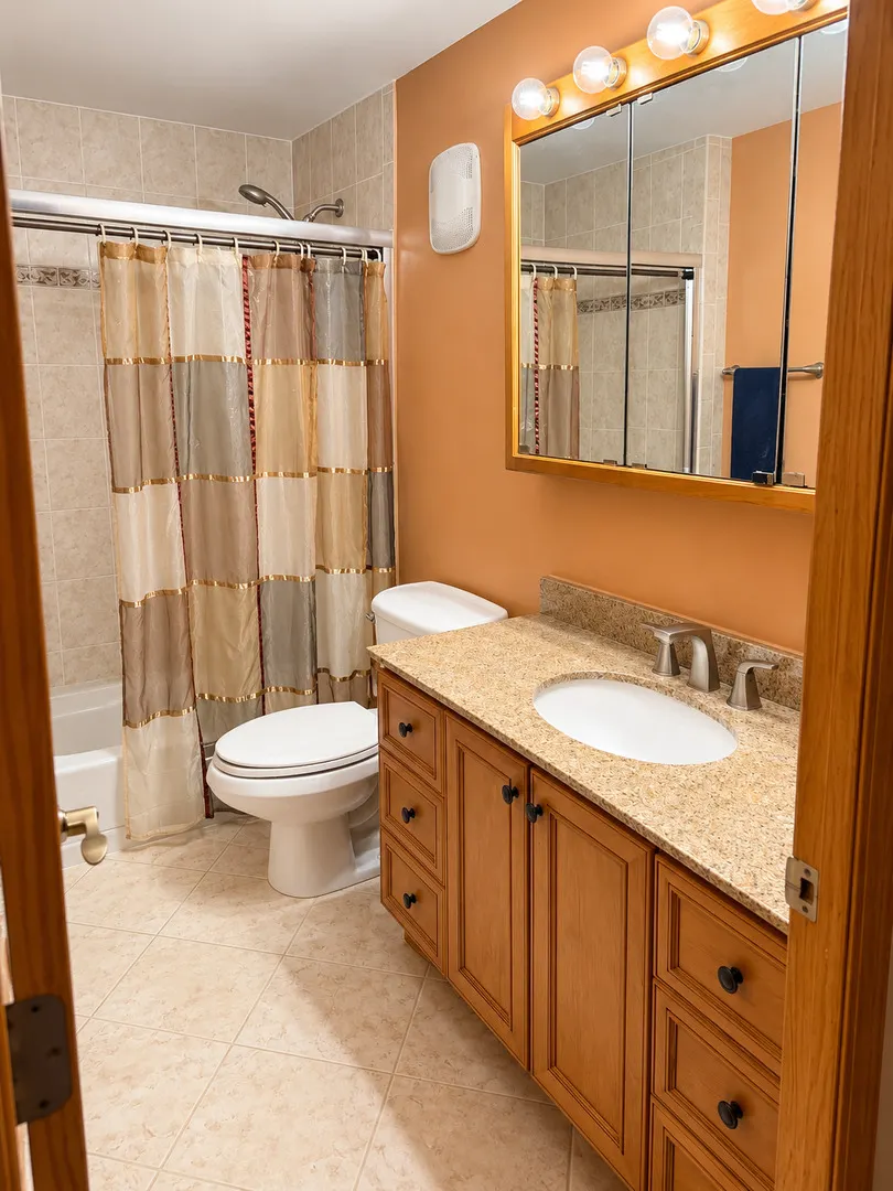 1415 E Central Road IL #320C