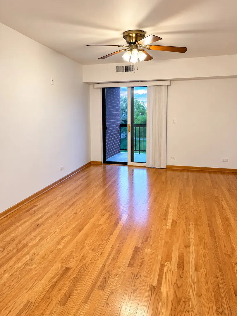 1415 E Central Road IL #320C