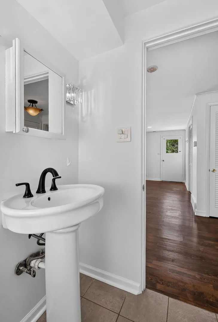 282 Stonegate Road IL