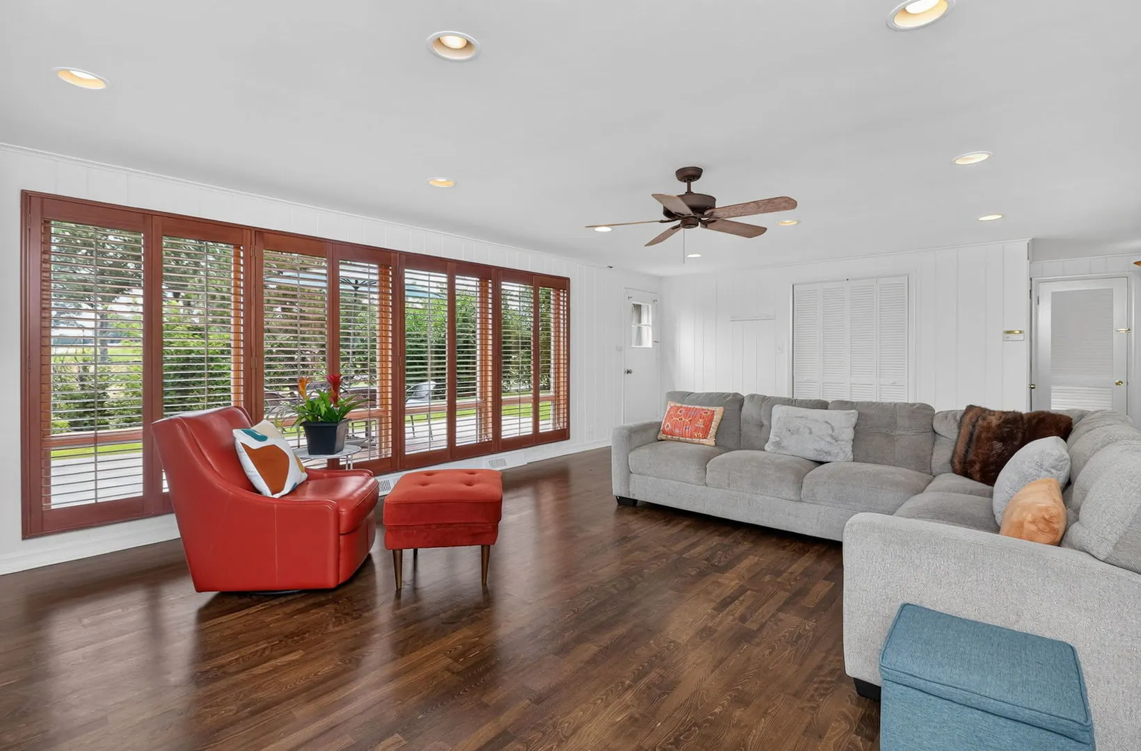282 Stonegate Road IL
