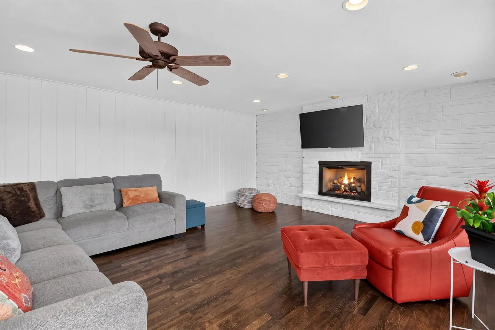 282 Stonegate Road IL