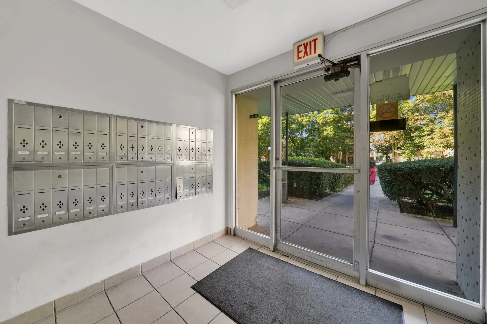 6161 N Hoyne Avenue IL #504