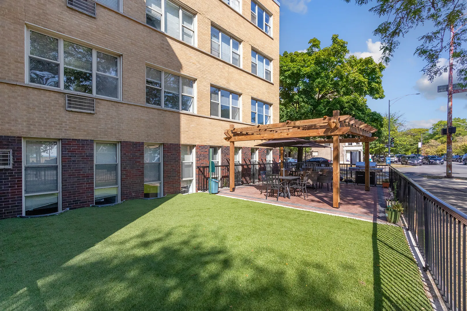 1303 W Estes Avenue IL #4W
