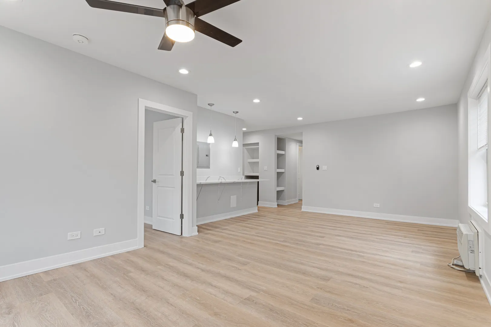 1303 W Estes Avenue IL #4W