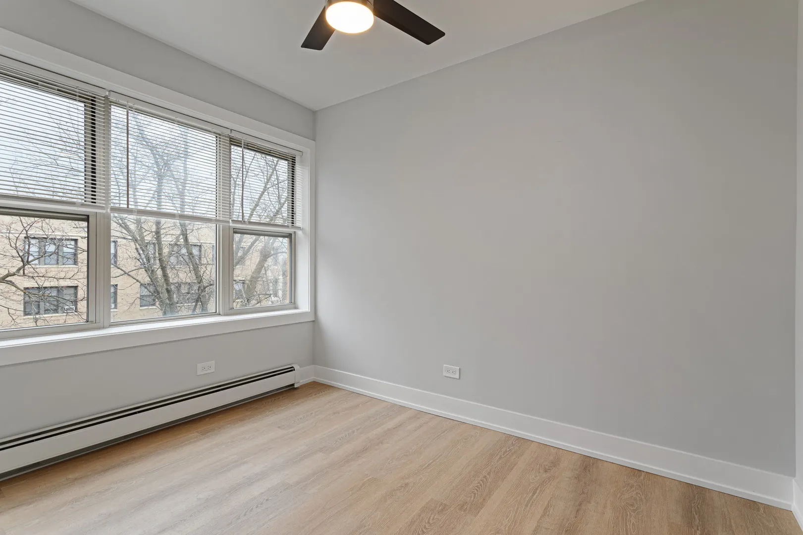 1303 W Estes Avenue IL #4W