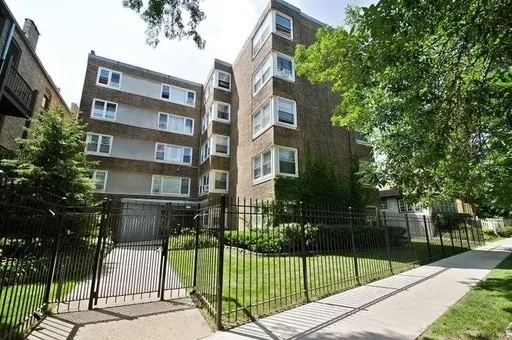 7710 N Sheridan Road IL #205