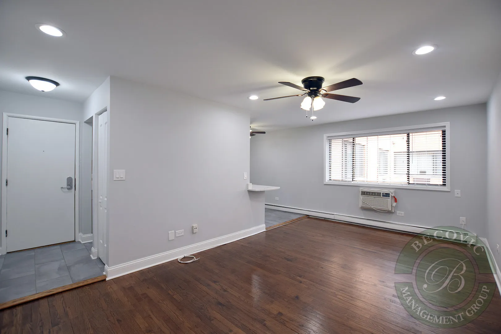 6201 N Kenmore Avenue IL #404