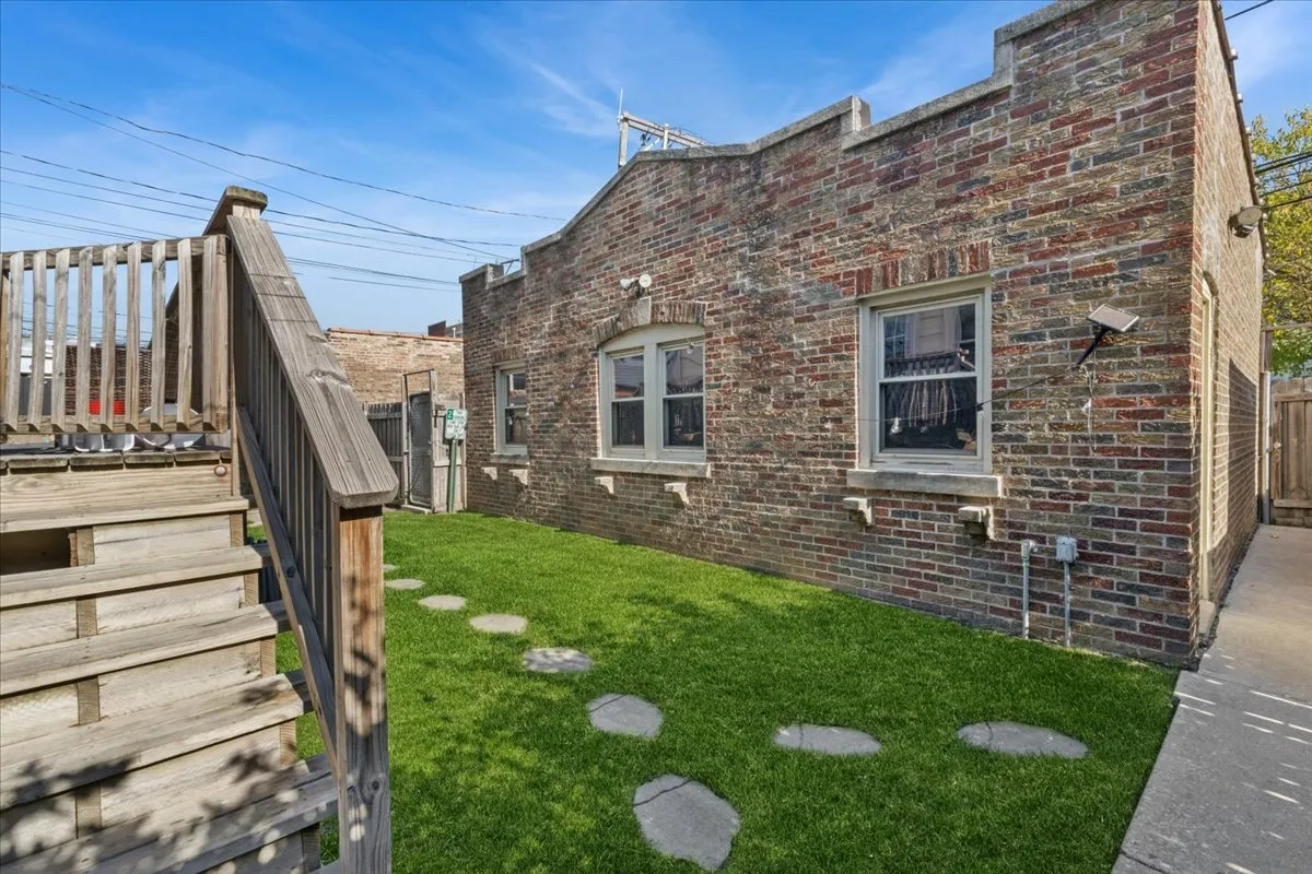 3935 N KIMBALL Avenue IL