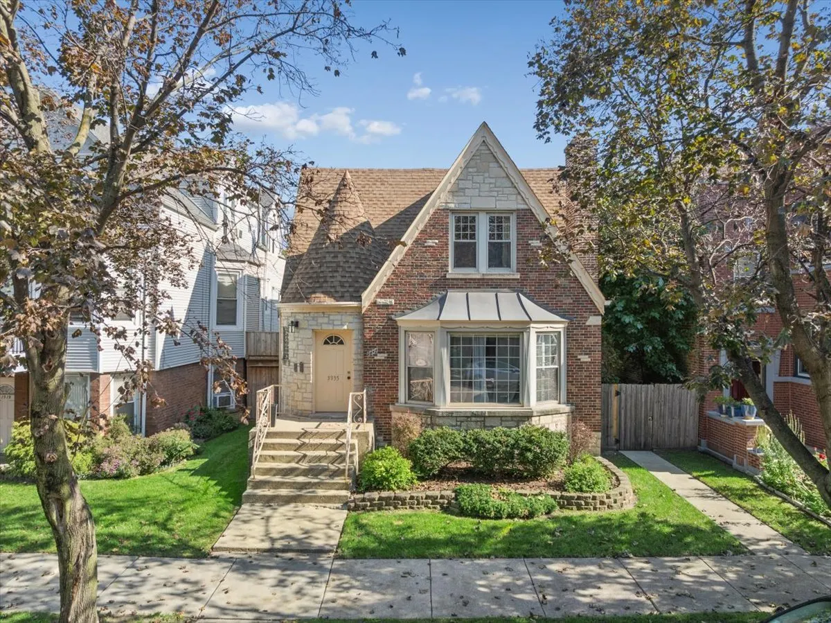 3935 N KIMBALL Avenue IL