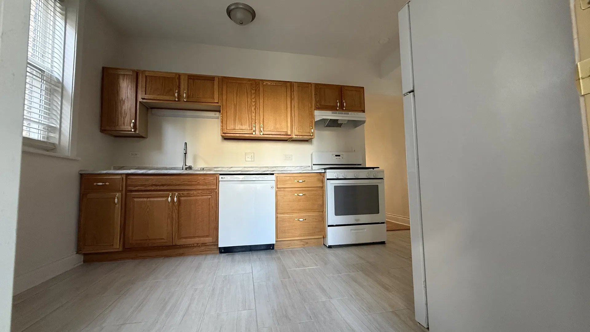 2106 W WILSON Avenue IL #1