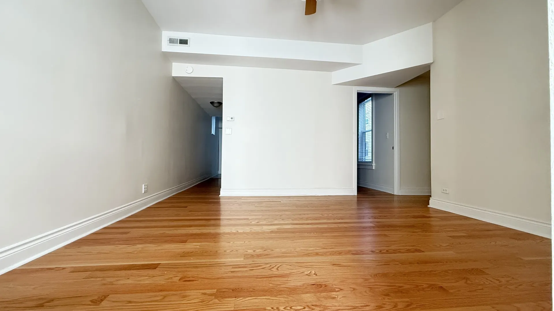 2106 W WILSON Avenue IL #1