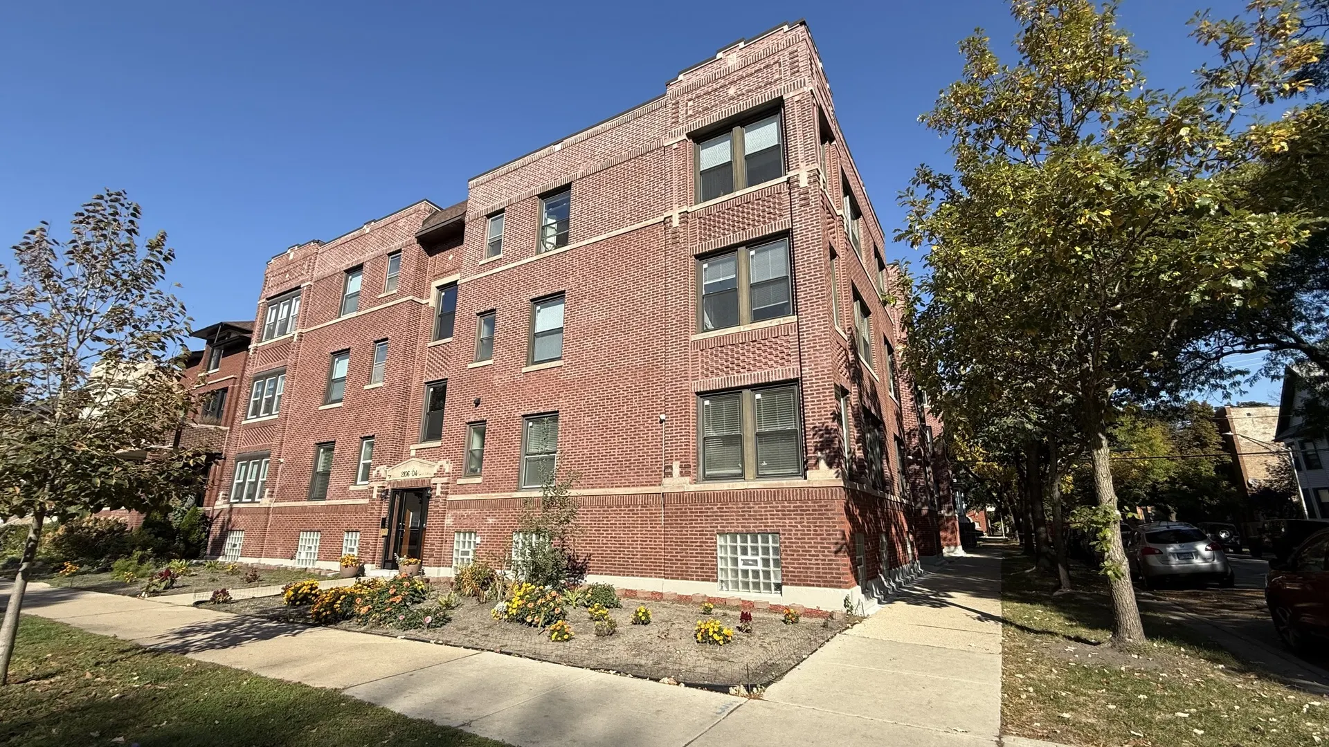 2106 W WILSON Avenue IL #1