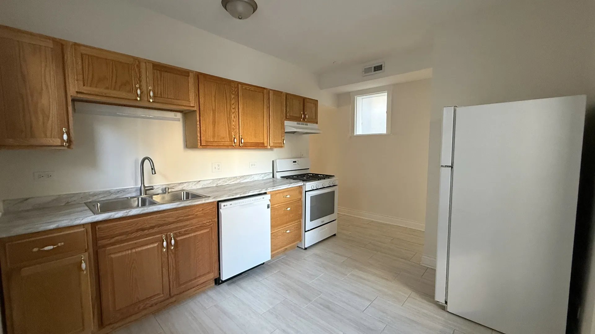 2106 W WILSON Avenue IL #1