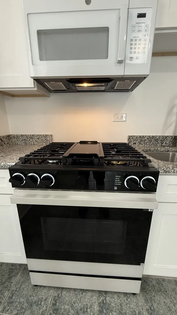 5650 W GRAND Avenue IL