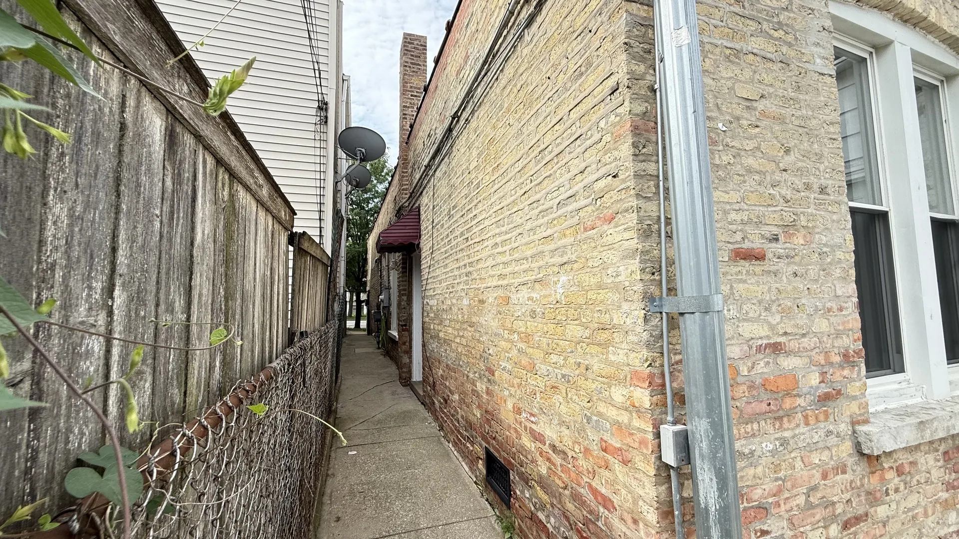5650 W GRAND Avenue IL