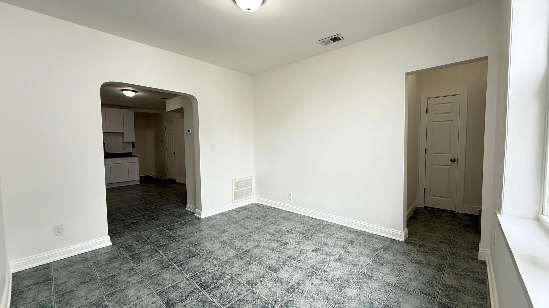 5650 W GRAND Avenue IL