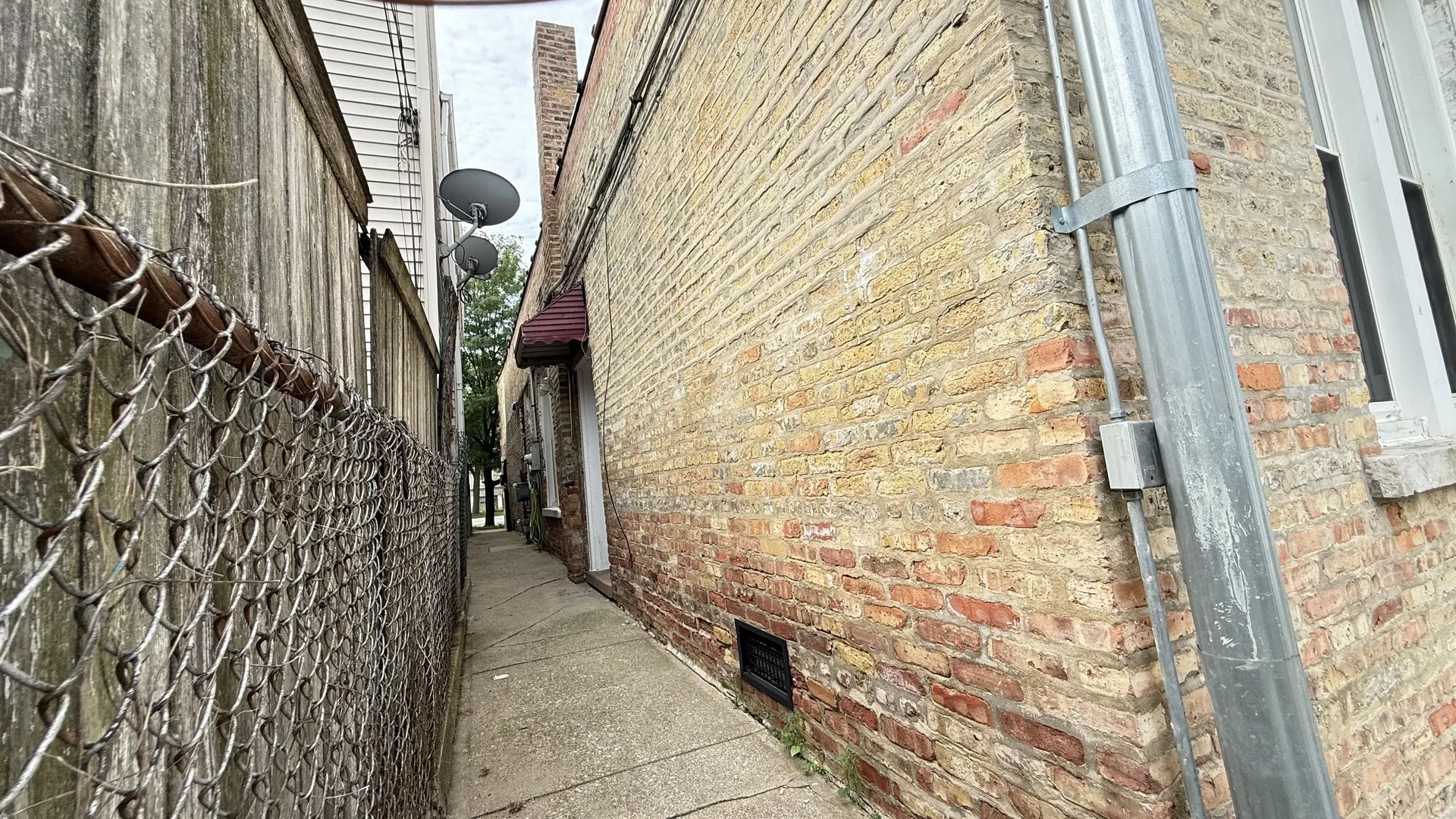 5650 W GRAND Avenue IL