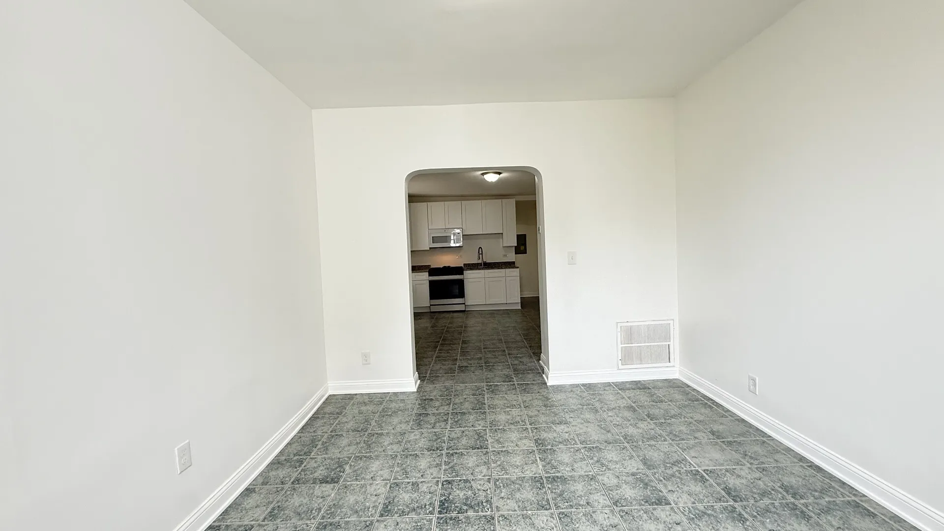 5650 W GRAND Avenue IL