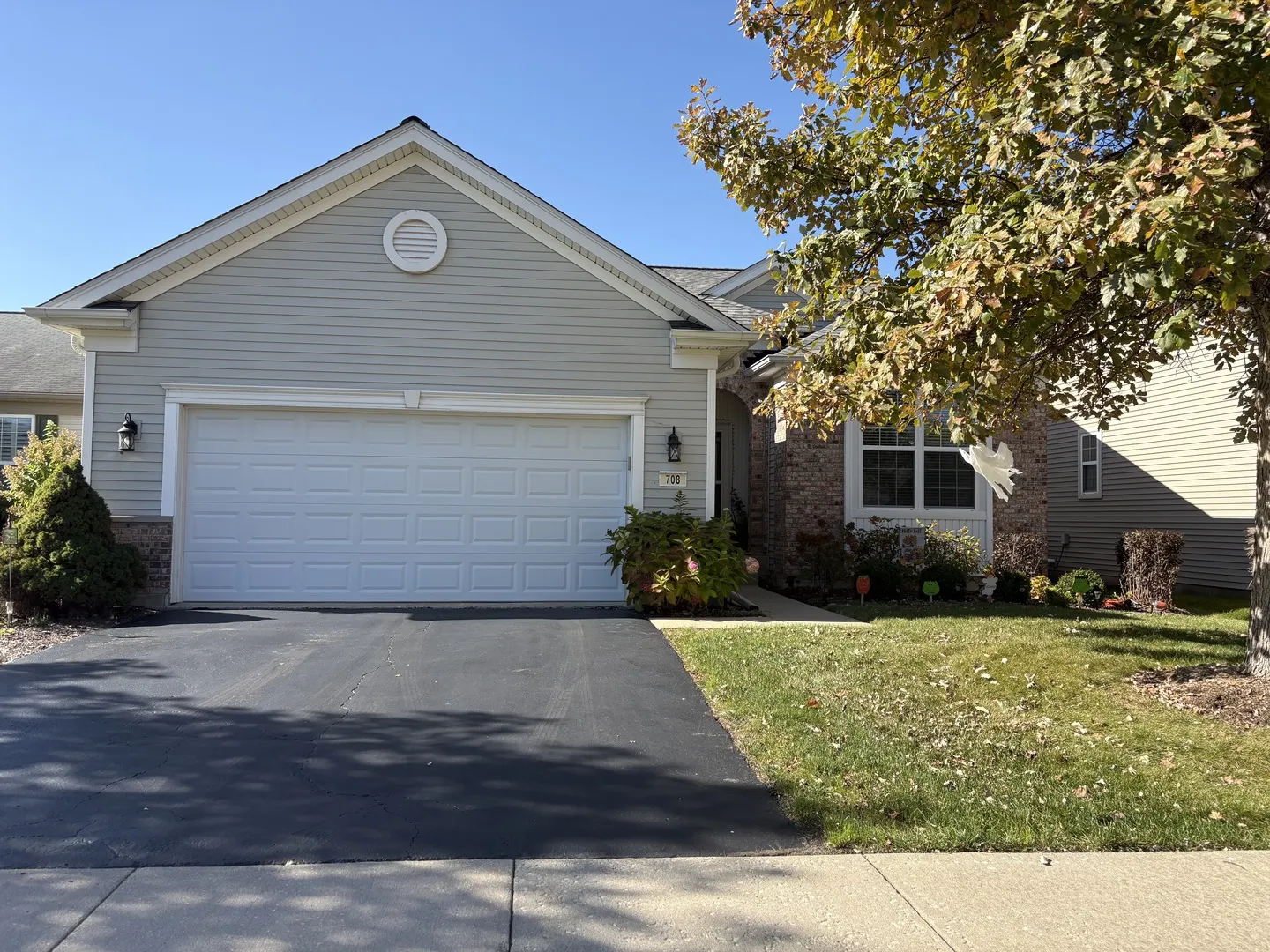 708 Tahoe Trail IL