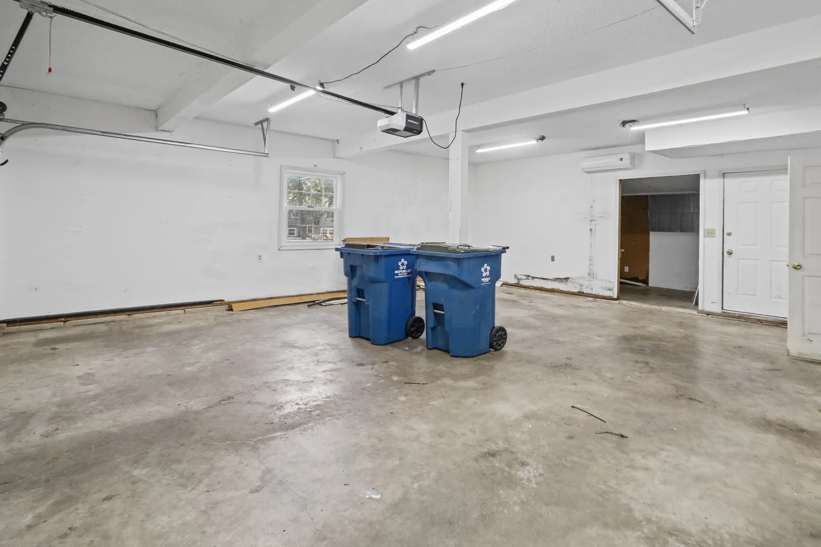 4401 Woodglen Lane IL #1