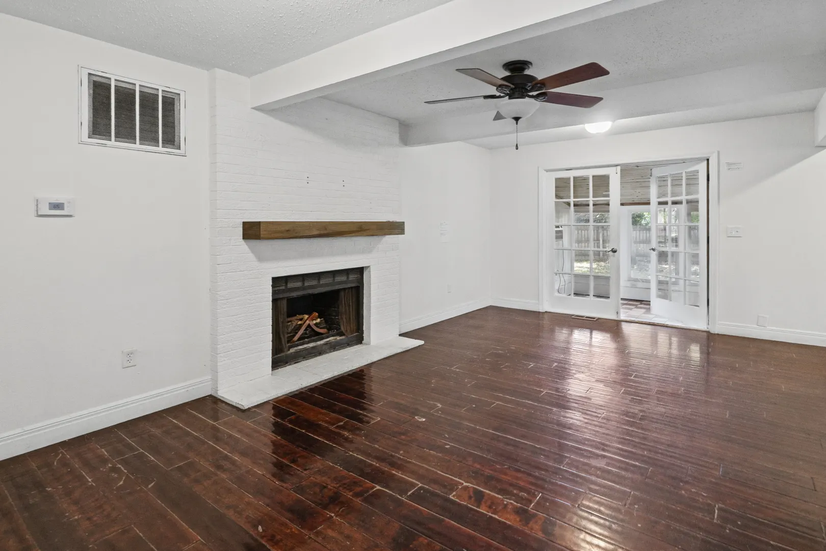 4401 Woodglen Lane IL #1