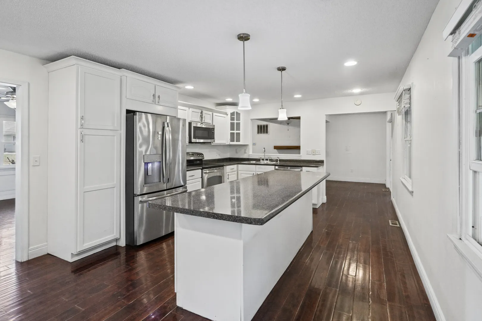 4401 Woodglen Lane IL #1
