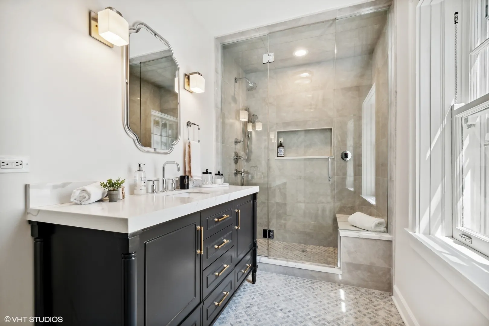 1103 SHERIDAN Road IL
