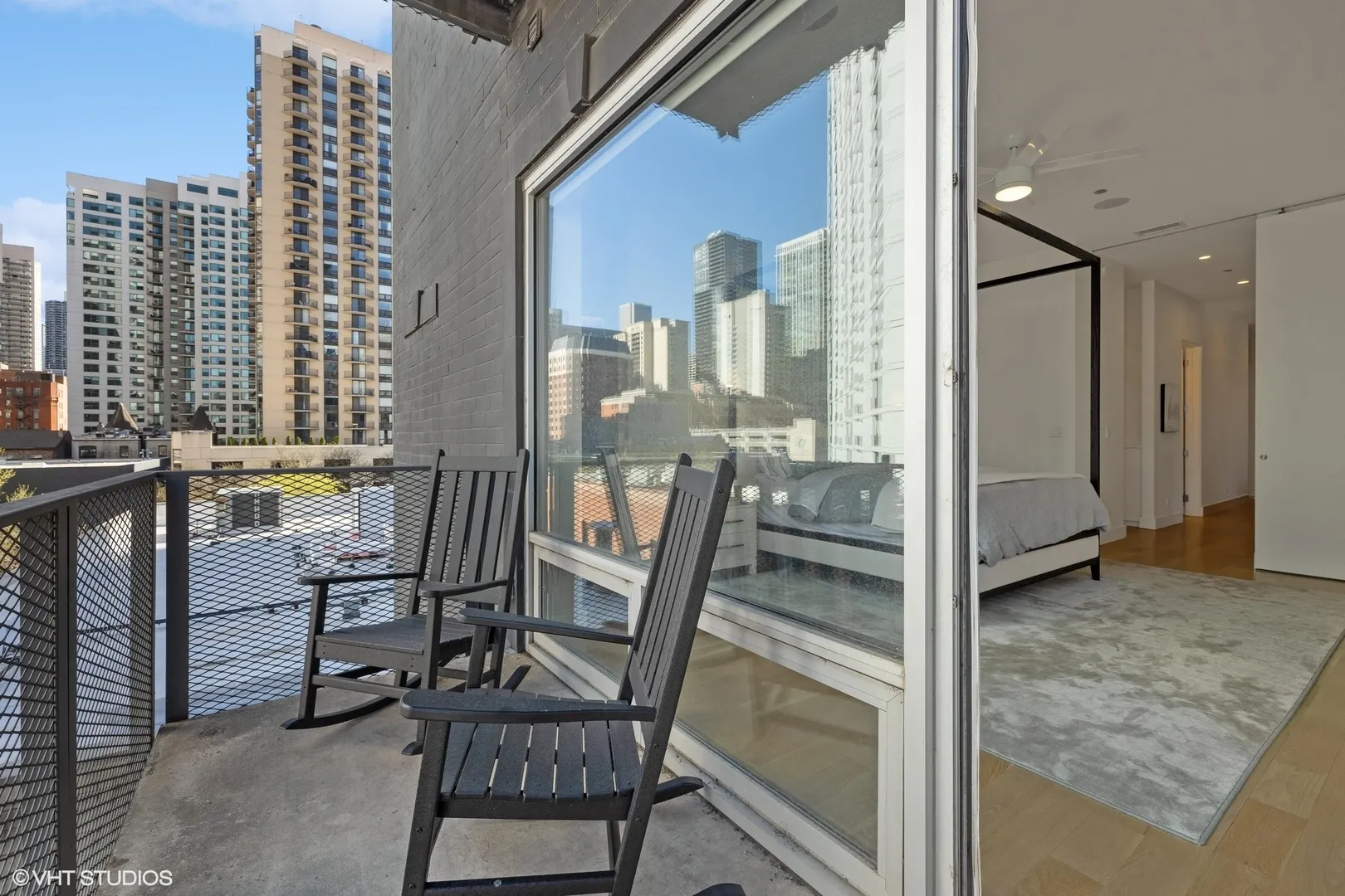 747 N Clark Street IL #401