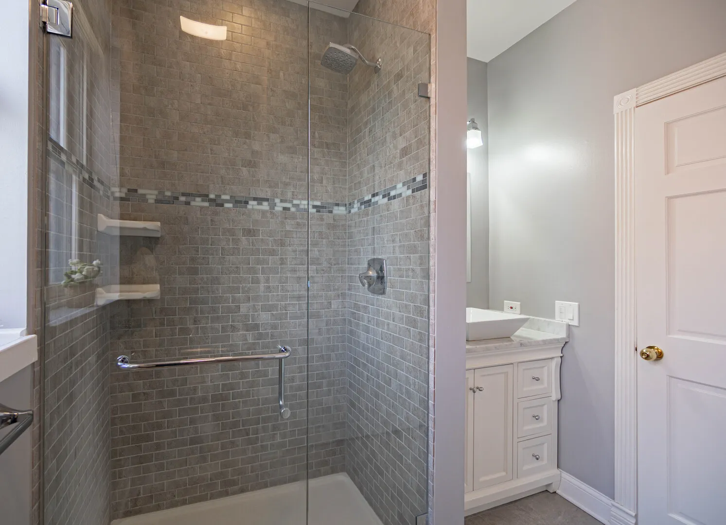 1445 N MOHAWK Street IL #2