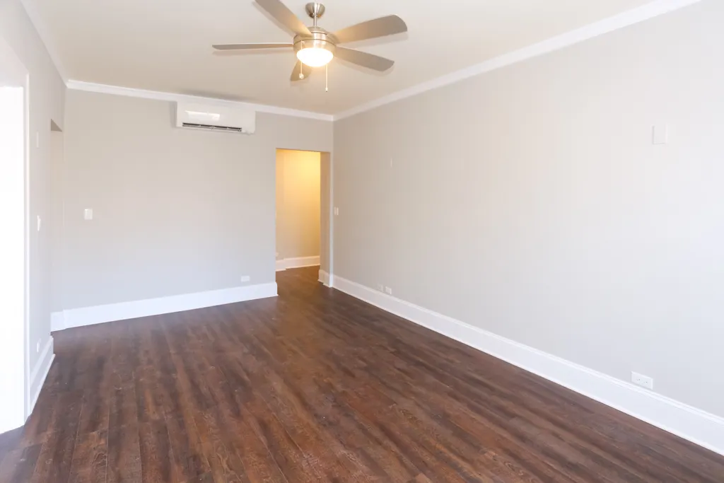 817 W Lakeside Place IL #503