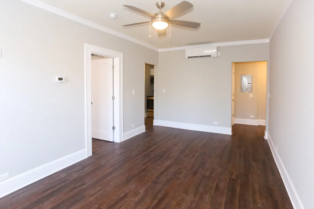 817 W Lakeside Place IL #503