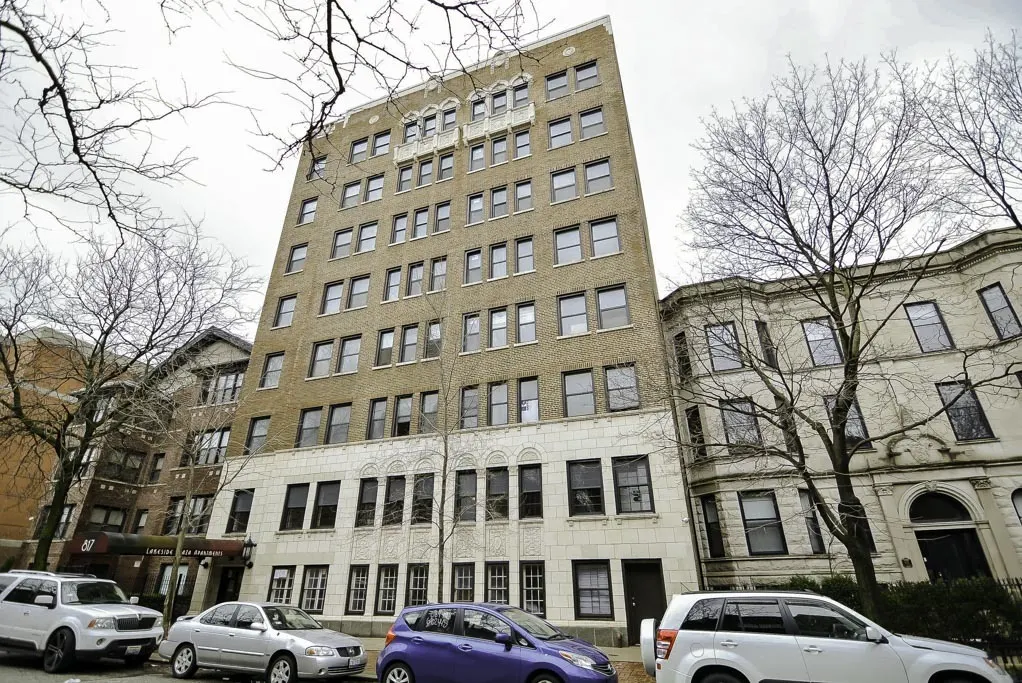 817 W Lakeside Place IL #503