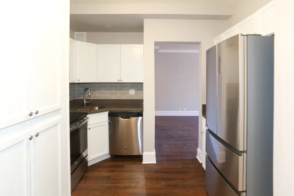 817 W Lakeside Place IL #503