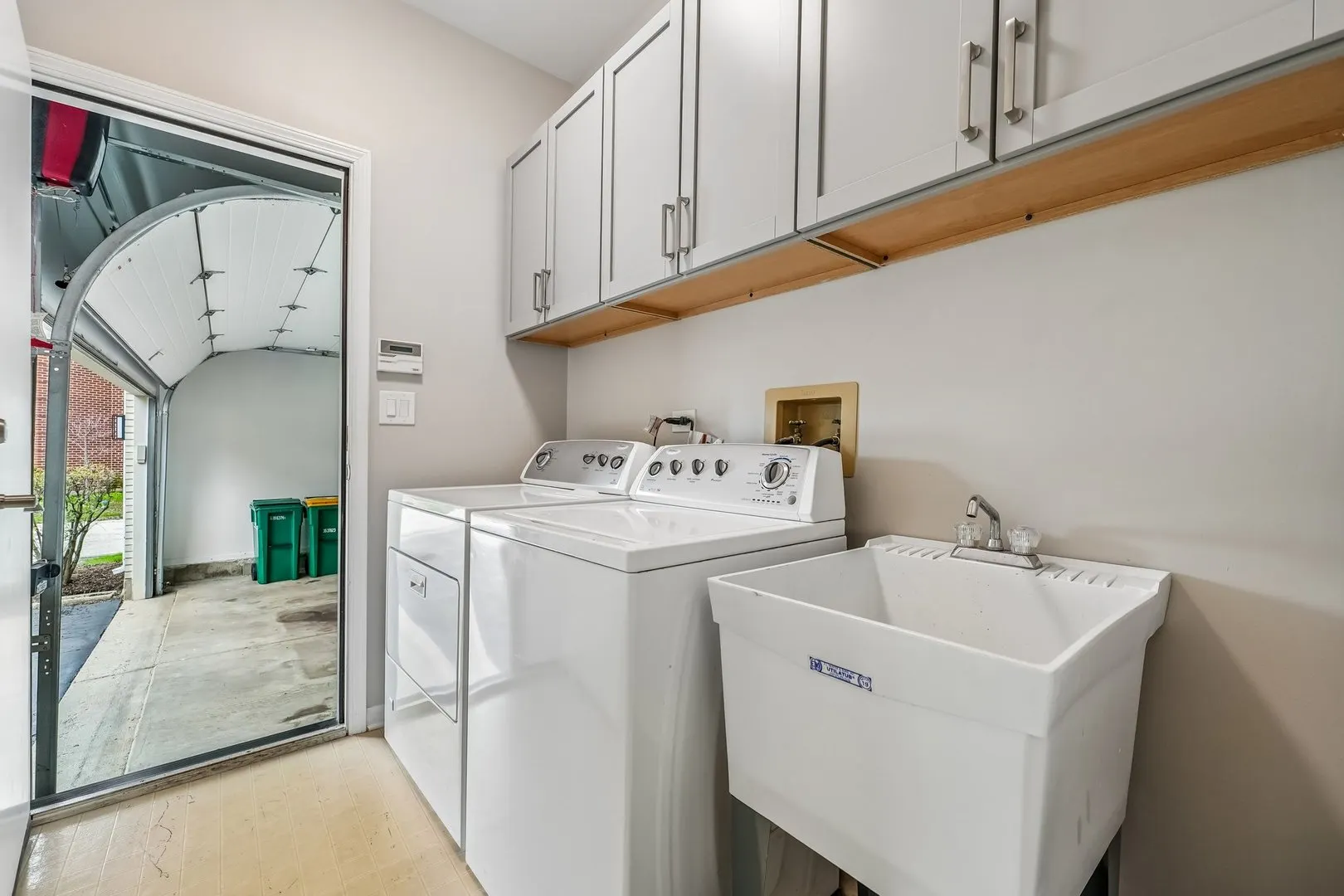 5 Middlesex Court IL