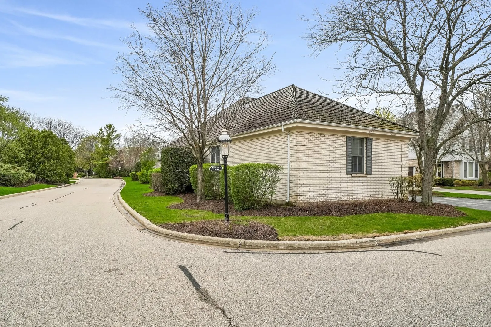 5 Middlesex Court IL